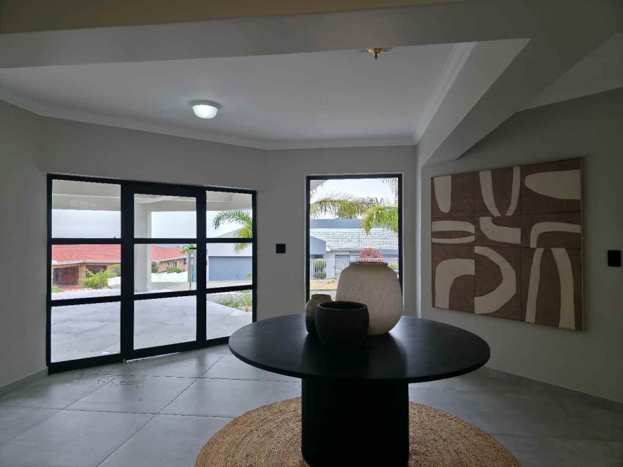 5 Bedroom Property for Sale in Plattekloof Western Cape